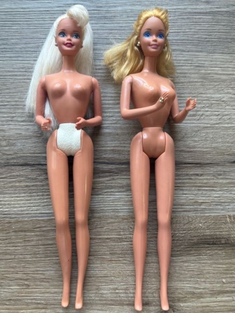2  Rare Vintage barbie Cool shoppin and flight time barbie